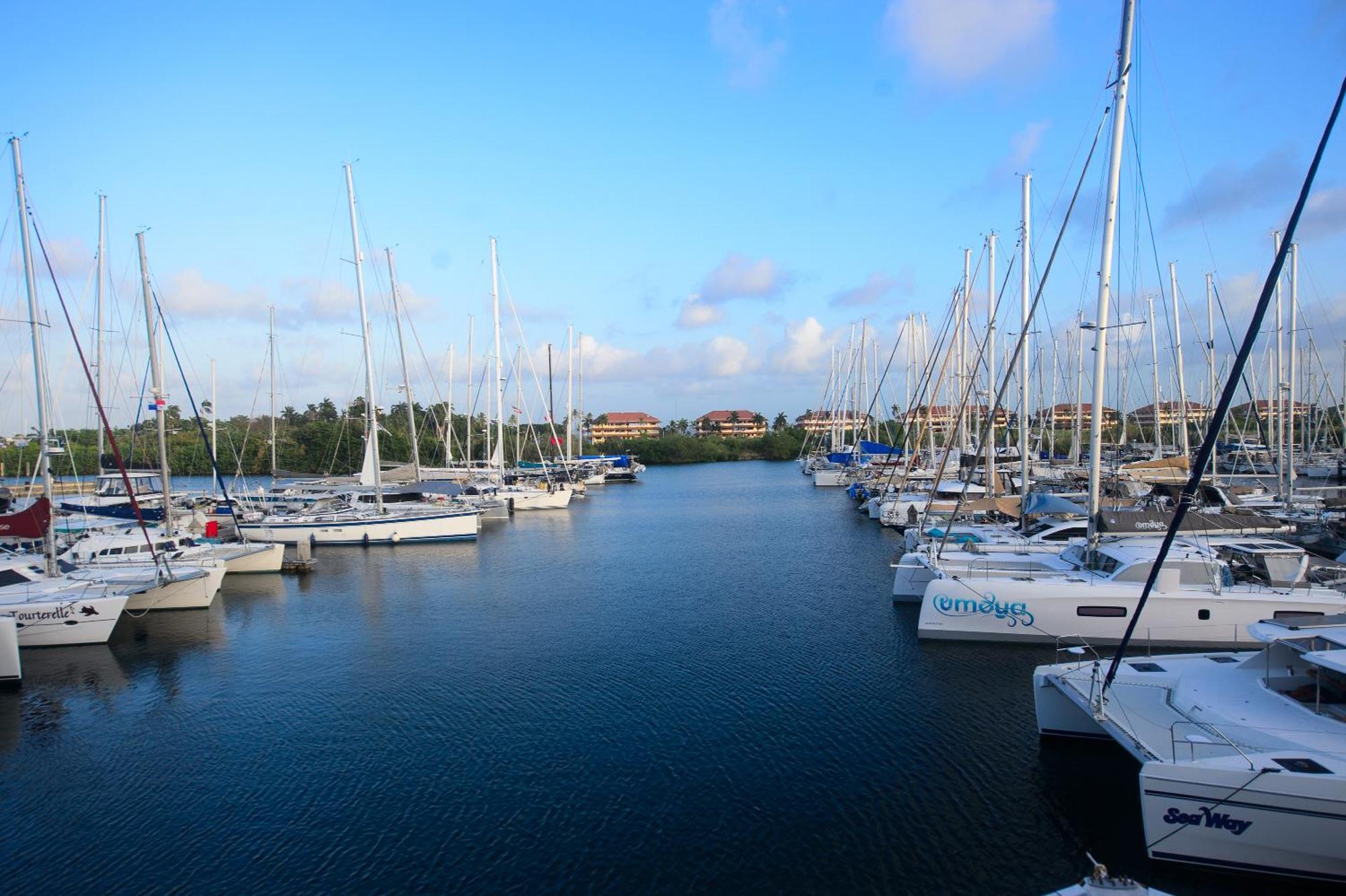 Marina Hotel At Shelter Bay コロン エクステリア 写真